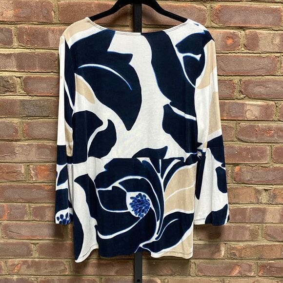 Chico’s Multi V-neck Tunic Bell Sleeve Top Size M Petite - Picture 4 of 6